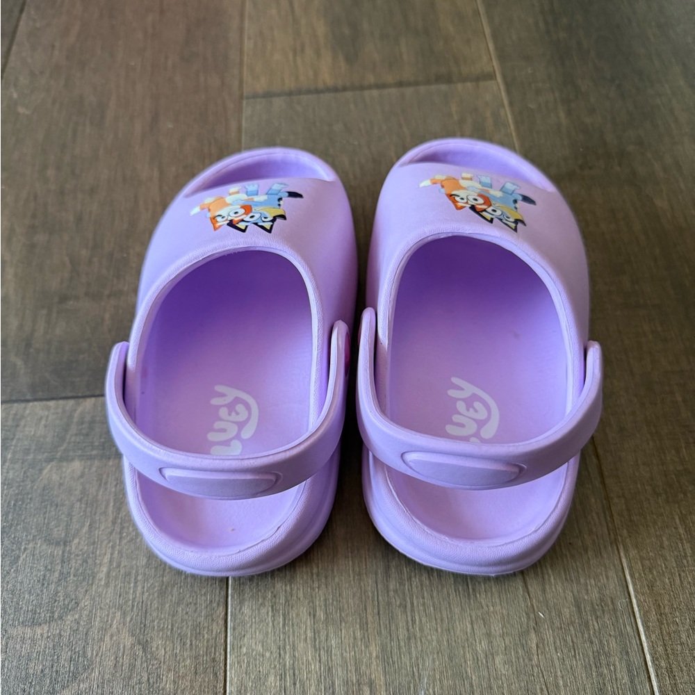 Girls Bluey Light Purple Sandals – Worn Once - Picture 3 of 4